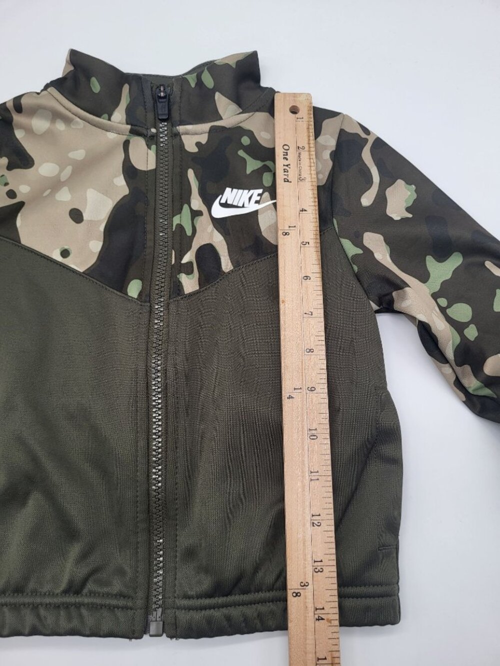 Nike Boys SZ 3T Camo Green Beige Full Zip Track  Jacket Dri-Fit - Picture 5 of 6